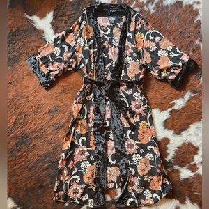 Angie Floral Print Crushed Velvet Trim Robe